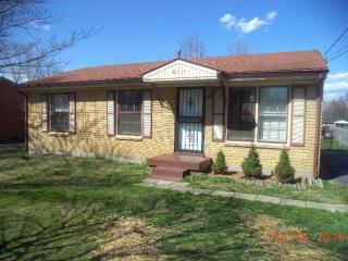 6111 Chambers Way, Louisville KY  40229-1447 exterior