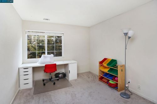 357 Napoleon Dr, San Leandro CA 94577-1580 exterior