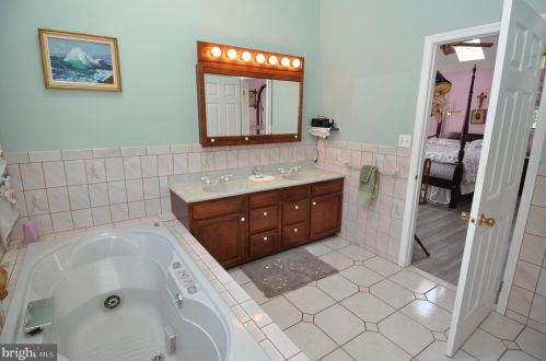 24854 Main St, Columbus NJ 08022-1339 exterior