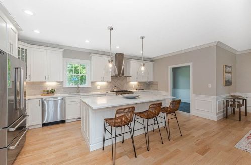 53 Lantern Ln, Arlington MA 02474-1806 exterior