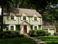 38 Verndale Rd, Newton, MA 02461-2114