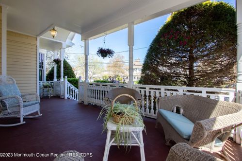 27 Irving Pl, Tinton Falls, NJ 07724-1606