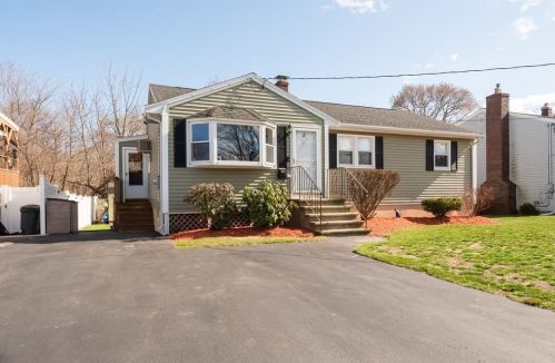 23 Esquire Dr, Peabody, MA 01960-1704