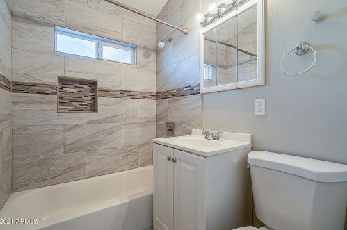 1817 38 Dr, Phoenix AZ 85053-5407 exterior