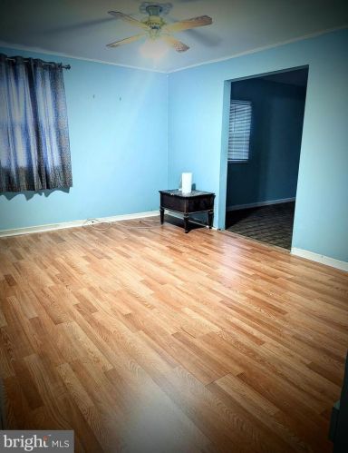 447 Hemlock Ter, West Deptford NJ  08096-2813 exterior