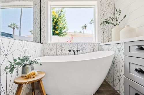 4225 34th Pl, Phoenix AZ  85018-4737 exterior