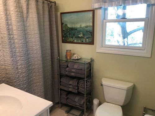 25 Locust Rd, Eastham MA 02642-2454 exterior