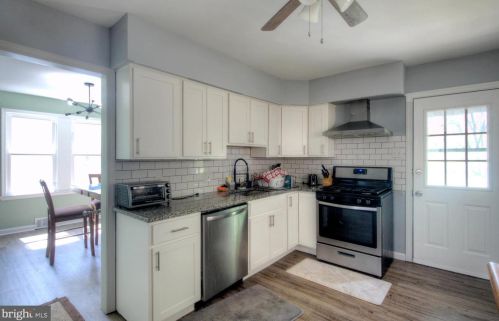 1702 Swedesboro Ave, West Deptford NJ  08066-1517 exterior