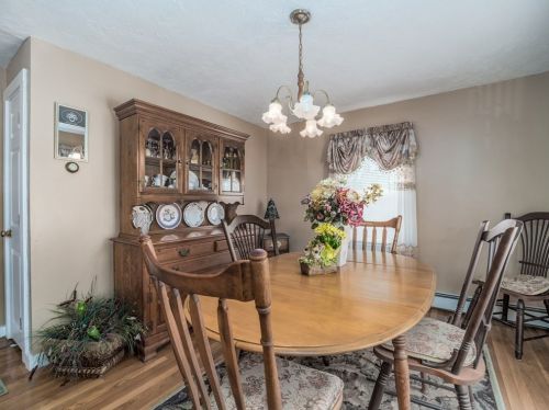 12 Candlewood St, Worcester MA 01602-2804 exterior