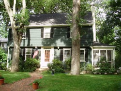38 Dwhinda Rd, Newton, MA 02468-1833