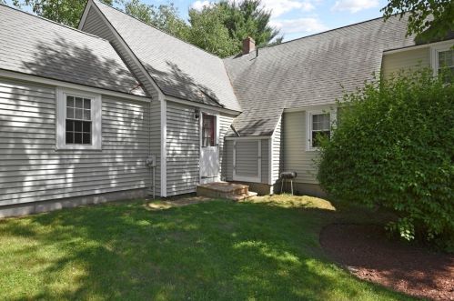 20 Bayberry Dr, Worcester MA 01607-1807 exterior