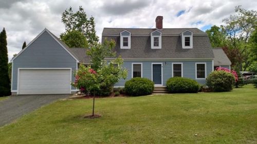 4 Canterbury Ln, Amherst MA  01002-3536 exterior