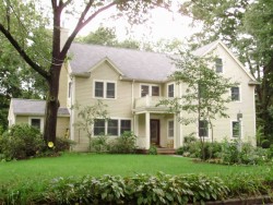 154 Stanley Rd, Newton, MA 02468-2325