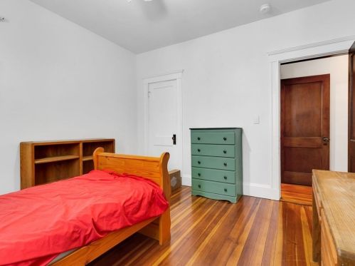 61 Paul Revere Rd, Arlington MA 02476-5729 exterior