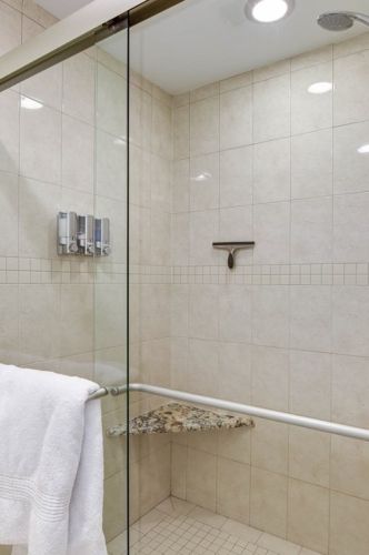 208 Vly Rd, Needham MA 02492-4720 exterior