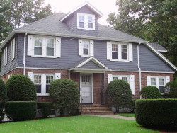 20 Wyman St, Newton, MA 02468-1517