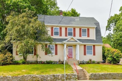 207 Whiting Ave, Dedham MA  02026-3120 exterior