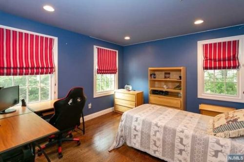 86 Lexington Ave, Cresskill NJ  07626-1216 exterior