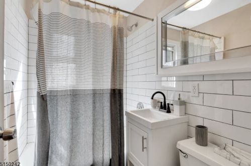 154 Passaic Ave, Belleville NJ  07109-1958 exterior