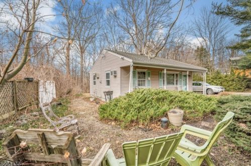 92 Brooksyde Ave, Skyline Lakes, NJ 07456-2114