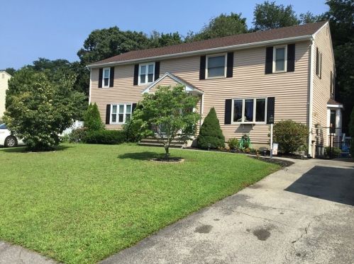1 Blueberry Knl, East Bridgewater, MA 02324-1534