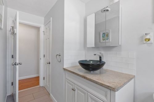 54 Apple Blossom Ln, Taunton MA 02780-4718 exterior