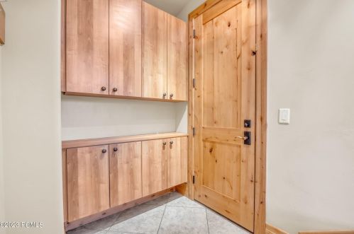 3341 Buckboard Dr, Park City UT 84098-5304 exterior