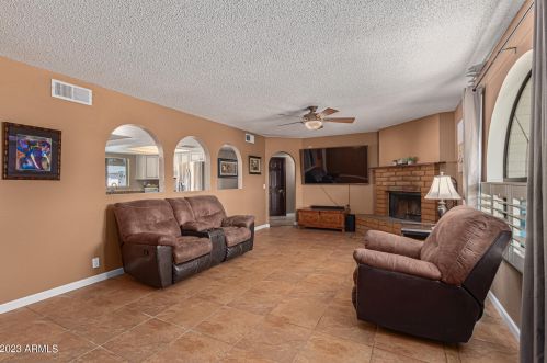 3810 Carol Ann Way, Phoenix AZ 85032-4063 exterior