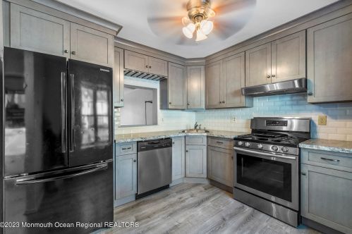 118 Joan Ct, Jackson Twp NJ 08527-2366 exterior