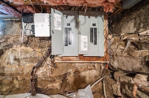 8 Ledge St, Sutton MA 01590-1665 exterior