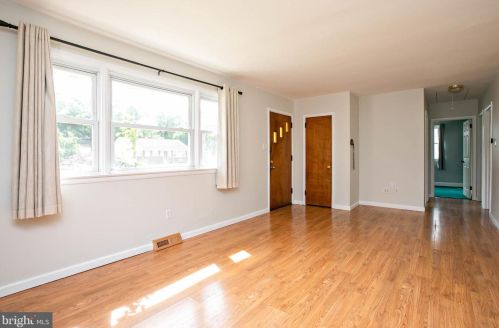 121 Hannold Blvd, West Deptford NJ 08096-1815 exterior