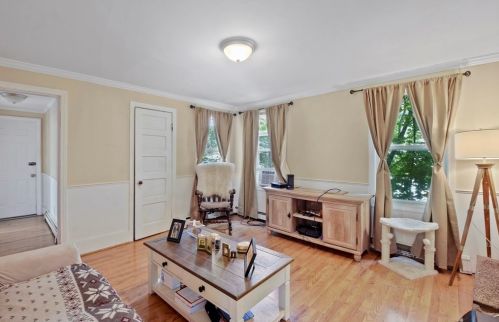 20 Stowell St, Worcester, MA 01604-5311