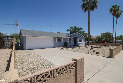 2238 Claire Dr, Phoenix, AZ 85022-4106
