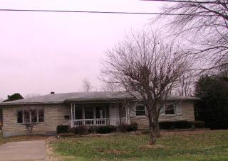 4301 Bayberry Dr, Louisville, KY 40216-3518