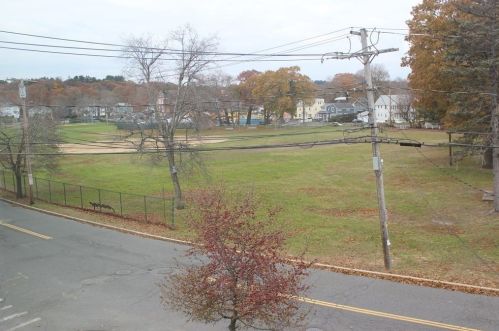 104 Side Pkwy, Newton MA 02458-1816 exterior