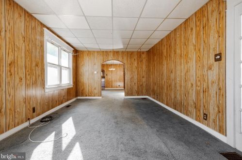 1352 Burkett Ave, West Deptford NJ 08093-1915 exterior