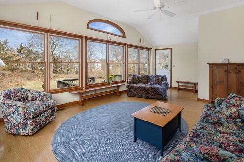 216 Hull St, Hingham MA 02043-1423 exterior