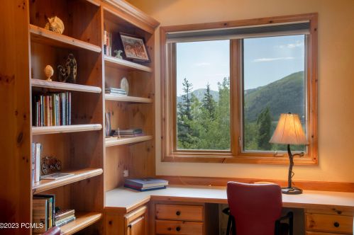 2068 Mahre Dr, Park City UT 84098-8508 exterior