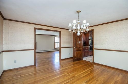 97 Hl St, Topsfield MA 01983-2410 exterior