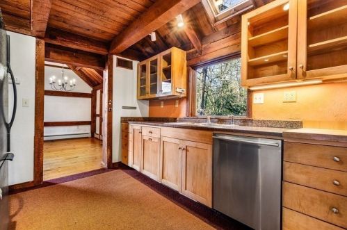 256 Mt Blue St, Hingham MA 02061-1010 exterior