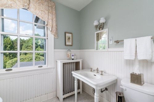 15 Mansion Dr, Topsfield MA 01983-1109 exterior