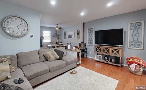 264 Davis Ave, Kearny NJ 07032-3402 exterior