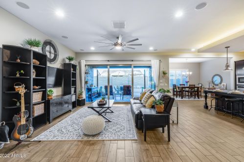 22421 30 St, Phoenix AZ 85050-4405 exterior