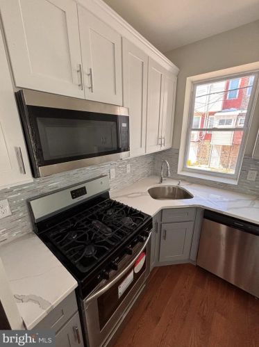 5810 Camac St, Philadelphia PA 19141-4123 exterior