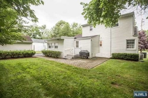 27 Delmar Ave, Cresskill NJ  07626-1501 exterior