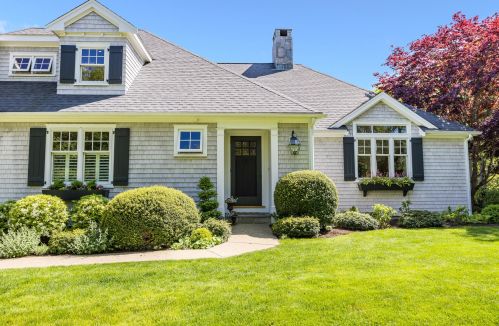 12 Gray Ln, Falmouth, MA 02540-1613