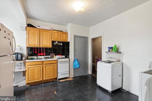 4265 6 St, Philadelphia PA 19140-2313 exterior