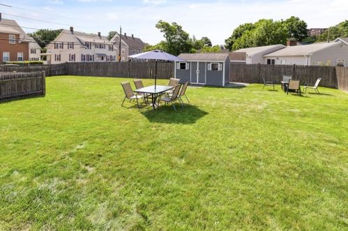 9 Hall Pl, Quincy MA 02169-4027 exterior