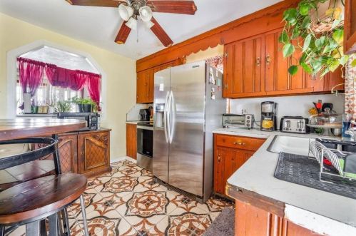 18 John St, Carteret NJ 07008-3112 exterior