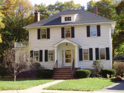 10 Hinckley Rd, Newton, MA 02468-1704